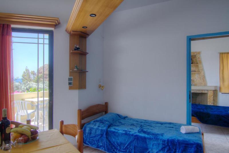 Sunrise Hotel & Apartments Rodhákinon Dış mekan fotoğraf