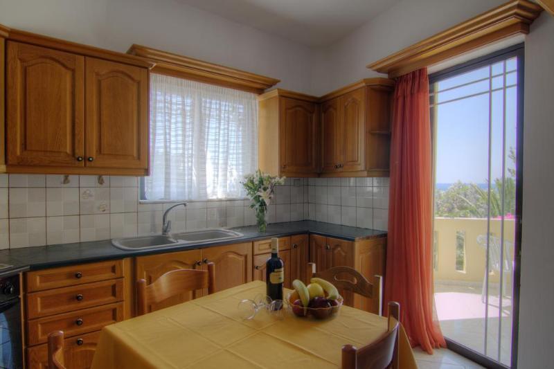 Sunrise Hotel & Apartments Rodhákinon Dış mekan fotoğraf